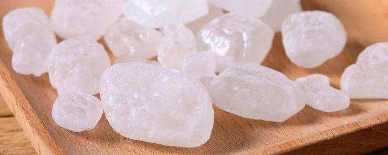 冰糖是用猪油还是清油制作（熬冰糖用油吗）