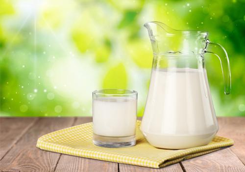 睡前喝完牛奶要刷牙吗(睡前喝完牛奶要刷牙吗?)-九图集