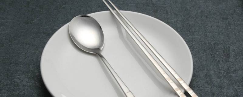 户外运动的餐具选择有哪些 户外运动的餐具选择有哪些选择题-九图集