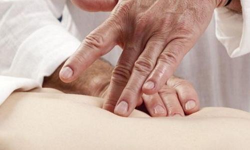 胃疼推拿哪个部位（胃痛的推拿治疗部位）-九图集