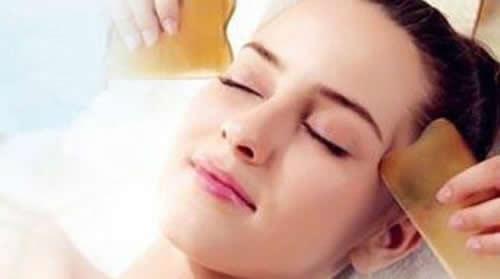 面部刮痧后可以洗脸吗(面部刮痧后可以洗脸吗吗)-九图集