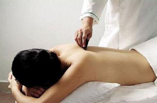 胃痛刮痧在哪个部位 胃痛的刮痧位置在哪