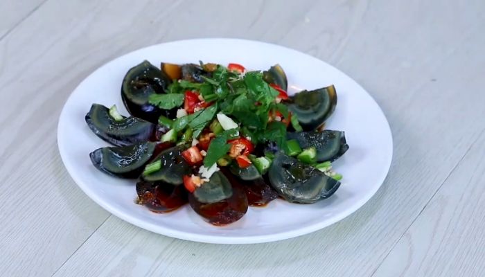 尖椒皮蛋的做法 尖椒皮蛋怎么做