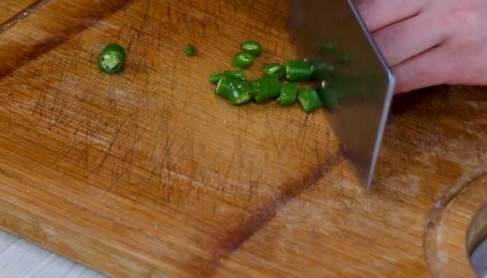 猪血炒黄豆的做法 猪血炒黄豆怎么做