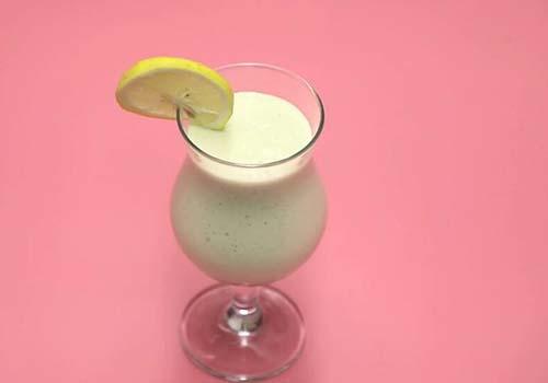 牛油果奶昔怎么做好喝 牛油果酸奶怎么做奶昔