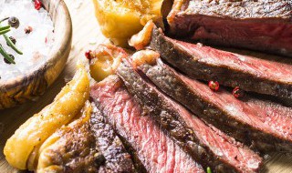 牛肉怎么煮成红色 牛肉怎么煮成红色凉拌吃-九图集