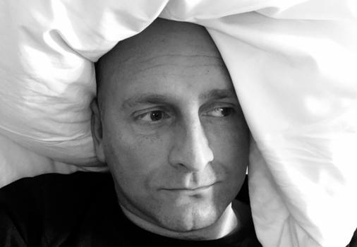 男人经常熬夜吃什么好（男人经常熬夜吃什么好保健品）-九图集