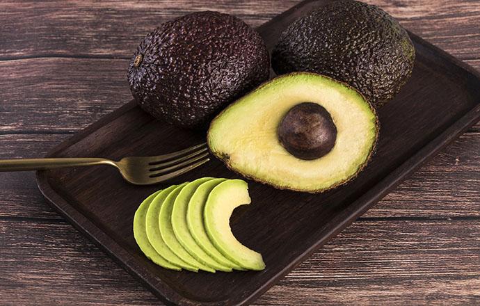 牛油果里面有黑线能吃吗 牛油果里面有黑线能吃吗吗-九图集