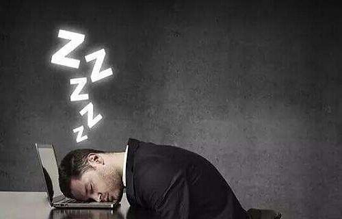 经常熬夜肝脏怎么调理！白开水里加这些护肝-九图集