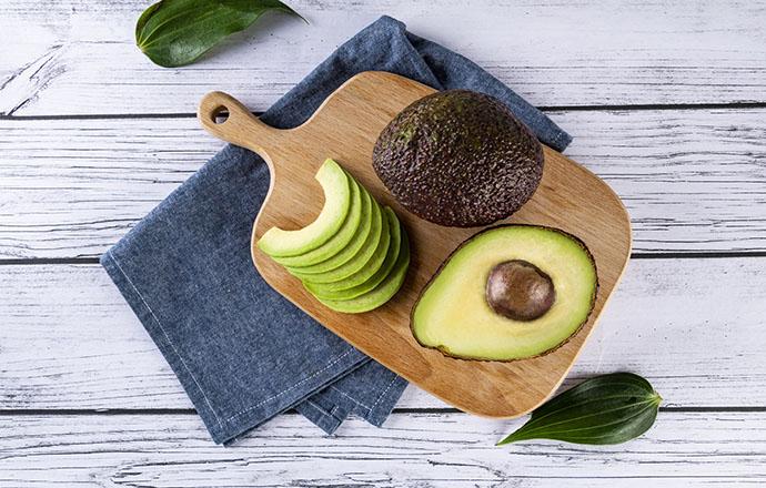 什么人群不能吃牛油果(什么人群不能吃牛油果和香蕉)-九图集