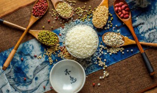 黑米煮熟什么样（黑米煮出来什么样）