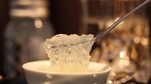 即食燕窝可以兑牛奶吗(即食燕窝可以跟牛奶放一起吗怎么吃)