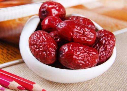 经常熬夜喝什么茶好（男人经常熬夜喝什么茶好）-九图集