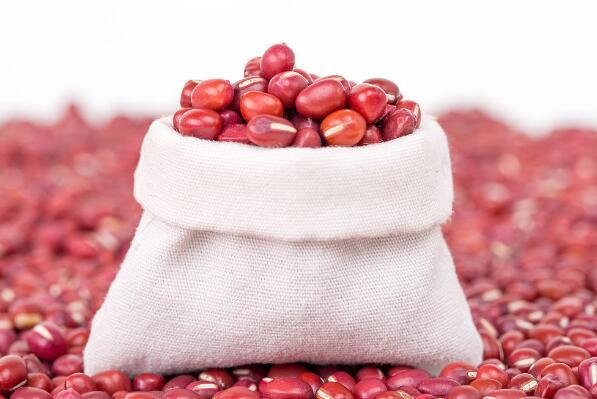 夏天吃什么消水肿(夏天吃什么消水肿的)-九图集