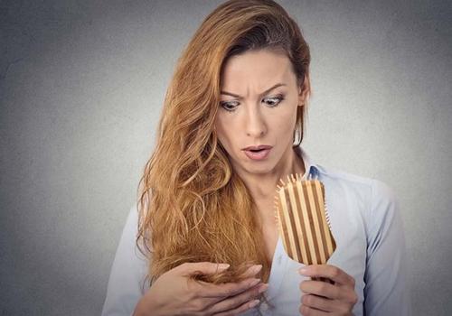 女生掉头发吃什么好 女生掉头发吃啥好-九图集