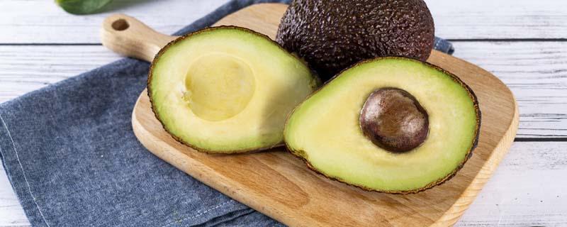 牛油果肉黑了还能吃吗(牛油果里面的肉黑了还能吃么)-九图集