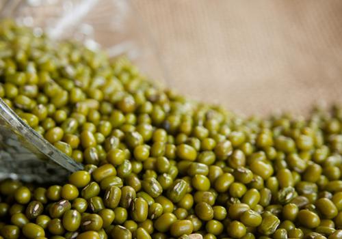 更年期高血压吃什么好（更年期高血压吃什么好药）-九图集