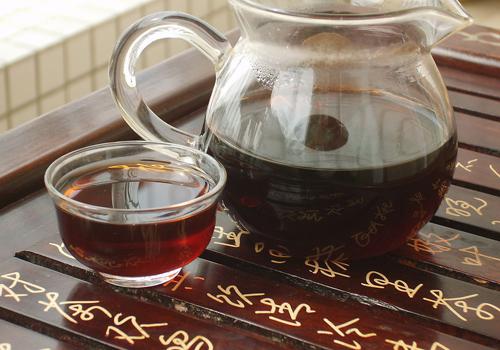 夏天能喝普洱茶吗(夏天能喝普洱茶吗喝什么茶好)