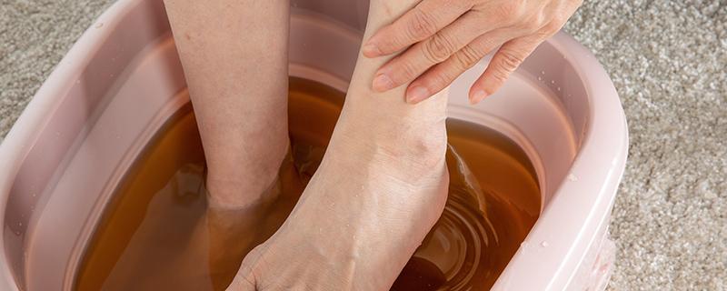 睡前泡脚有助于睡眠吗(为什么睡前泡脚有助于睡眠)-九图集