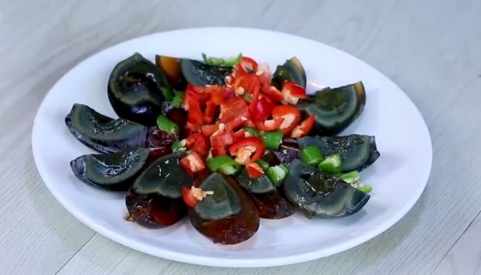 尖椒皮蛋的做法 尖椒皮蛋怎么做