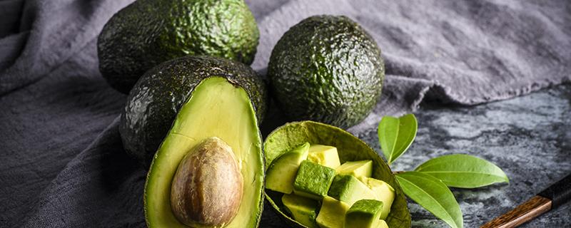 牛油果适合晚上吃吗(牛油果适合晚上吃吗会胖吗)