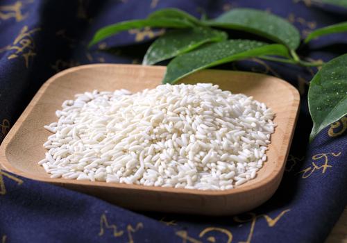 糯米比大米热量高吗(糯米比普通大米热量高吗)-九图集