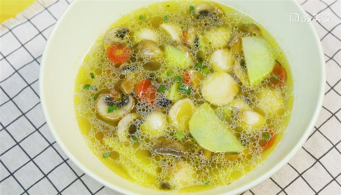 鱼丸炒蘑菇土豆萝卜汤怎么做 鱼丸炒蘑菇土豆萝卜汤 的做法