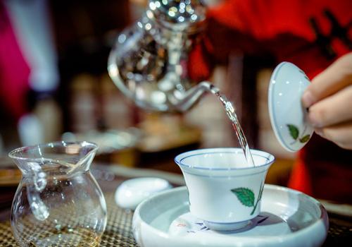 吃了油腻的东西喝什么茶 吃了油腻的东西喝茶有什么用