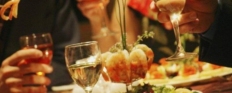 酒桌上的礼仪和禁忌 酒桌上的礼仪和禁忌视频-九图集