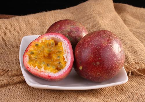 牛油果可以和百香果一起吃吗（牛油果可以和百香果一起吃吗?）-九图集