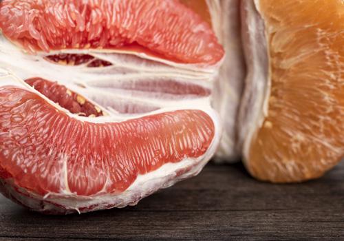 柚子哺乳期可以吃吗(哺乳期不可以吃柚子吗)