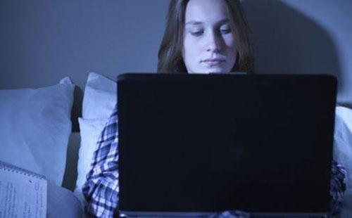 熬夜吃什么好(男人经常熬夜吃什么好)