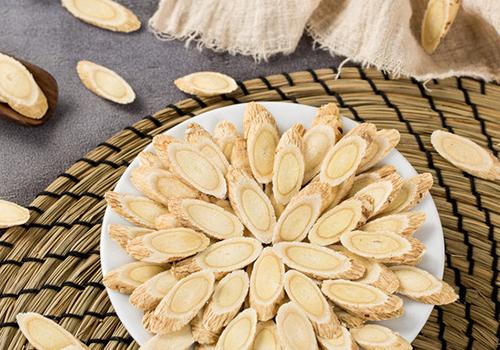 湿气重可以喝黄芪水吗(湿气重可以喝黄芪水吗女性)-九图集