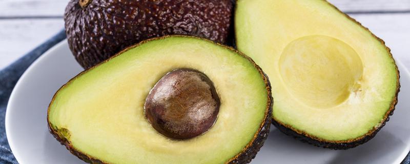 牛油果熟透了什么颜色 牛油果熟透是什么颜色-九图集