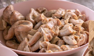 尖椒溜肥肠的家常做法 怎样做尖椒溜肥肠-九图集