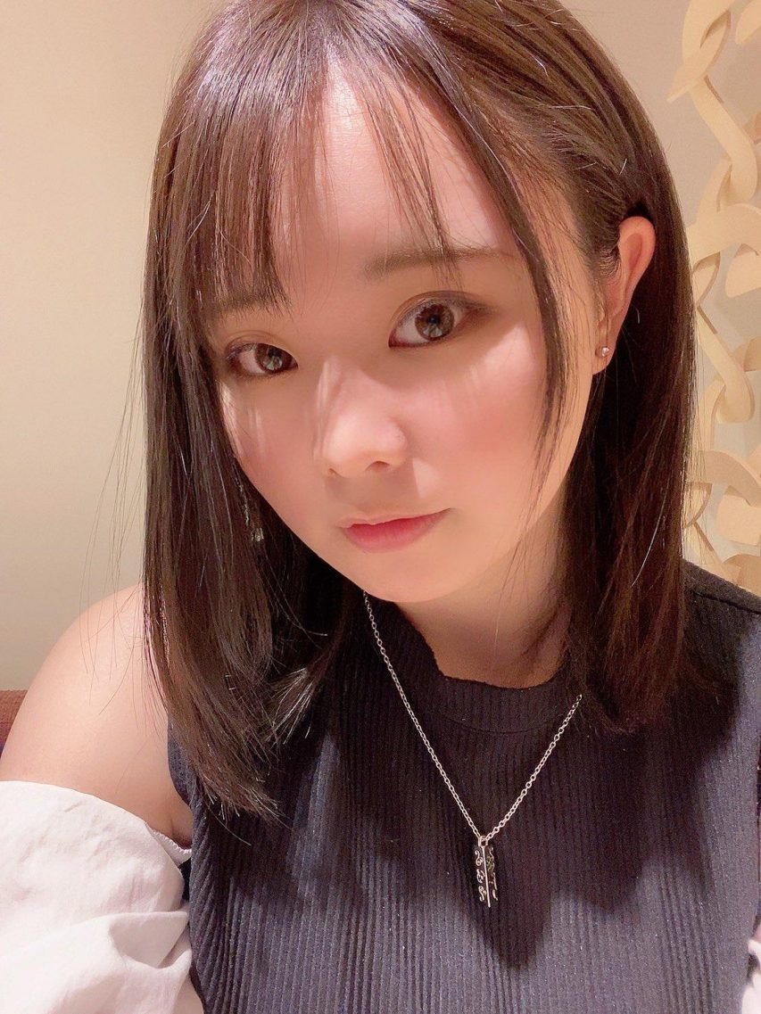 中山文香(中山ふみか)作品MIDE-893:痴女美发师用恶作剧玩弄沉溺于快乐的男客人!