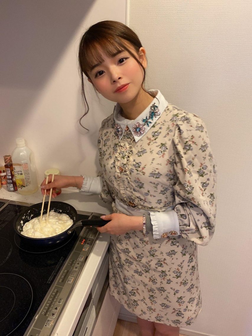 丘惠理奈(丘えりな)作品PFES-016:男教师的指导下在校内撩起裙子!