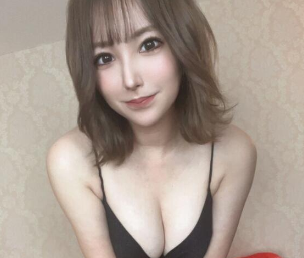 天海翼MEYD-715:天海つばさ大胆的在吧台里含住情夫的老二！-九图集