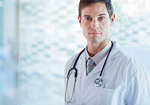 小孩大便有血怎么回事（1岁小孩大便有血怎么回事）-九图集