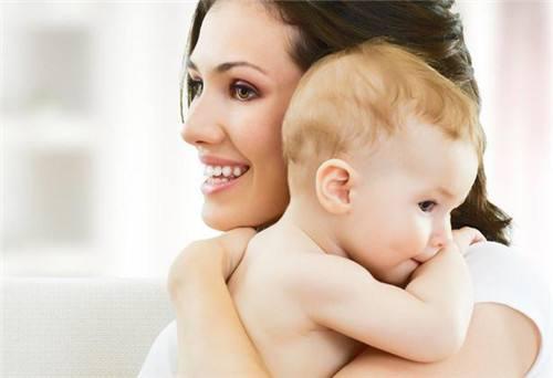 哺乳期感冒能喂奶嘛 哺乳期间感冒能喂奶吗?-九图集