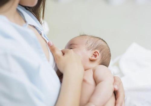 刚洗完澡可以喂奶吗 刚洗完澡不能喂奶吗?-九图集