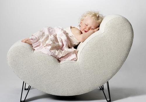 宝宝睡觉翻白眼是怎么回事 为什么宝宝睡觉翻白眼