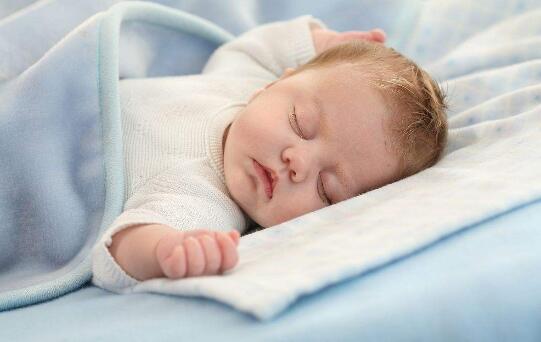 如何预防婴儿猝死（婴儿在什么情况下容易猝死）-九图集