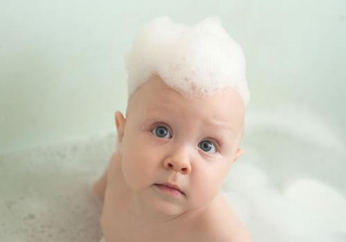 冬天如何给宝宝洗澡 冬天怎么给宝宝洗澡-九图集