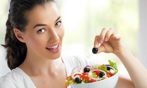 怀孕两个月不想吃饭怎么办（怀孕两个月不想吃饭怎么办呀）-九图集