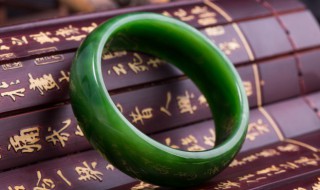 假翡翠的识别（识别真假翡翠）-九图集