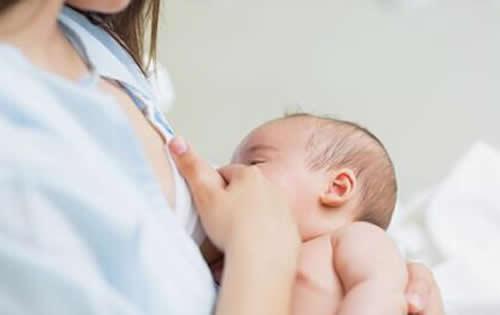 坐月子感冒了能哺乳吗 月子里感冒发烧了可以哺乳吗-九图集