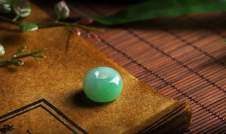 三亚翡翠能买吗（三亚买的翡翠坑不坑）