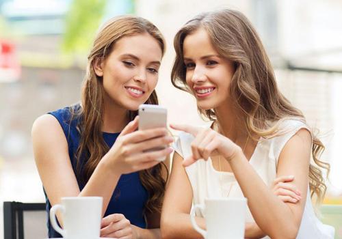 坐月子不能玩手机吗(坐月子不能玩手机吗?)-九图集