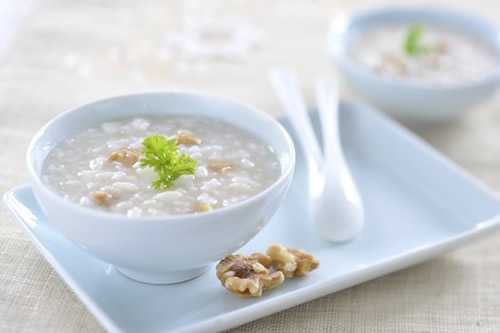 坐月子吃什么食物最好 坐月子吃些什么食物最好-九图集